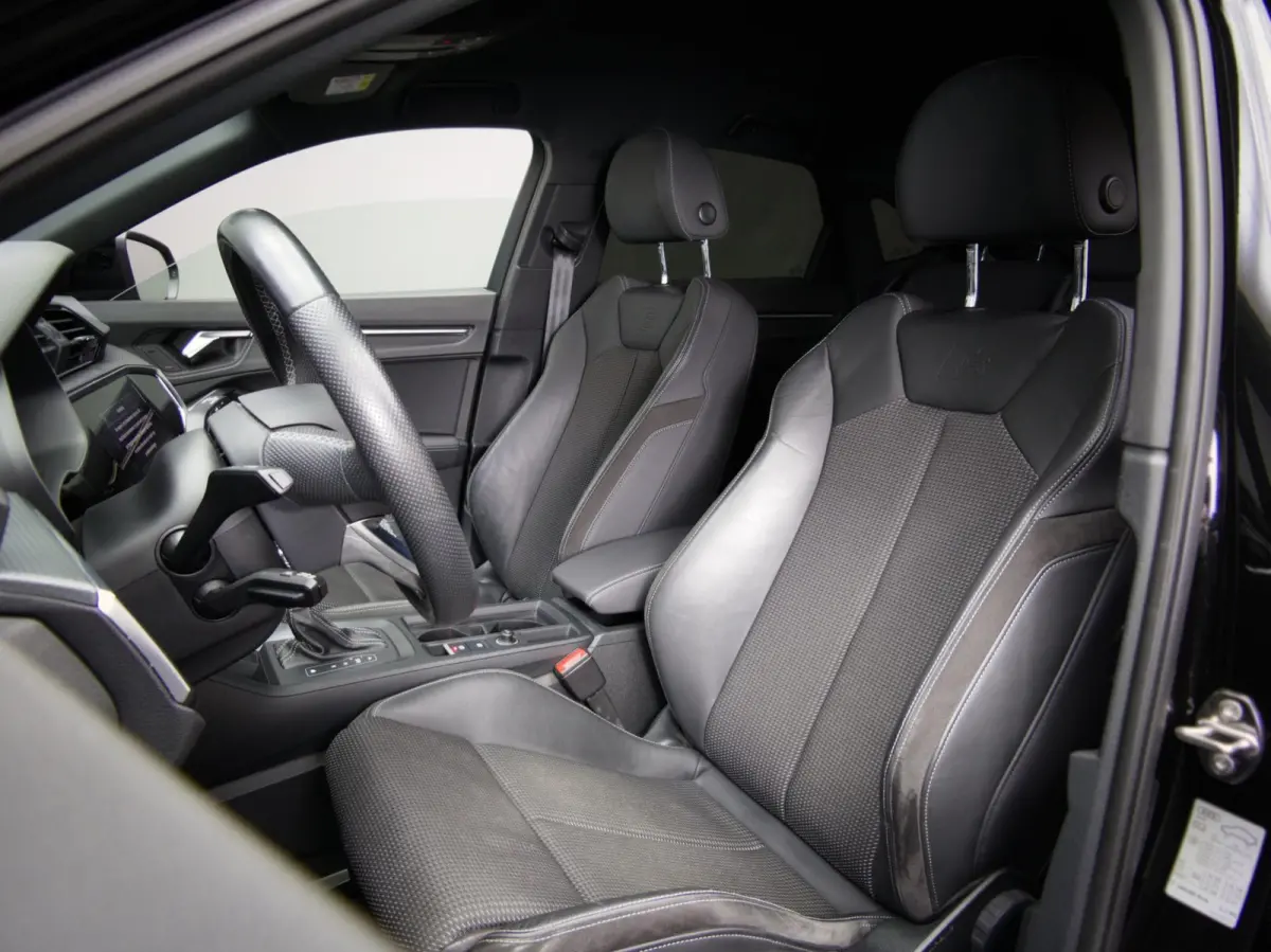 35 TFSI S-Line Edition Competition (APPLE CARPLAY/ANDROID AUTO, STOELVERWARMING, LED-MATRIX, NAVIGATIESYSTEEM)