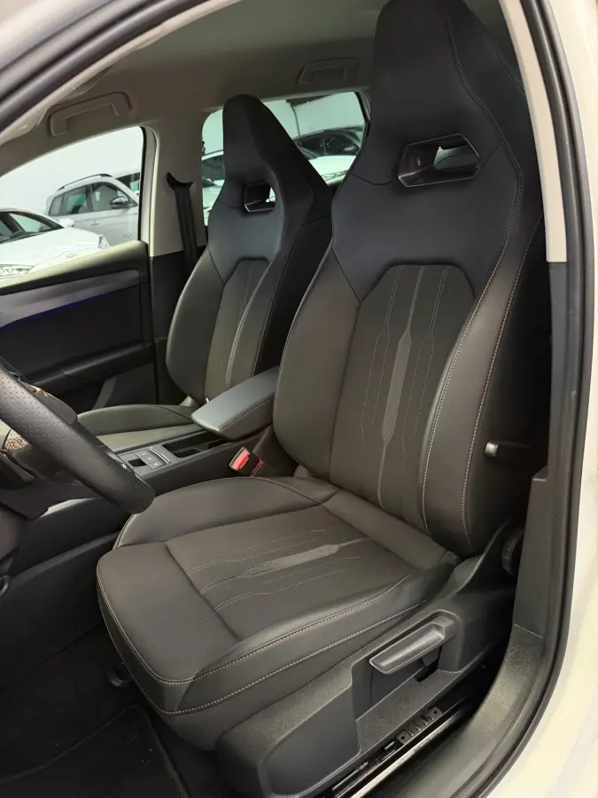 1.4 e-Hybrid VZ CarPlay 245pk