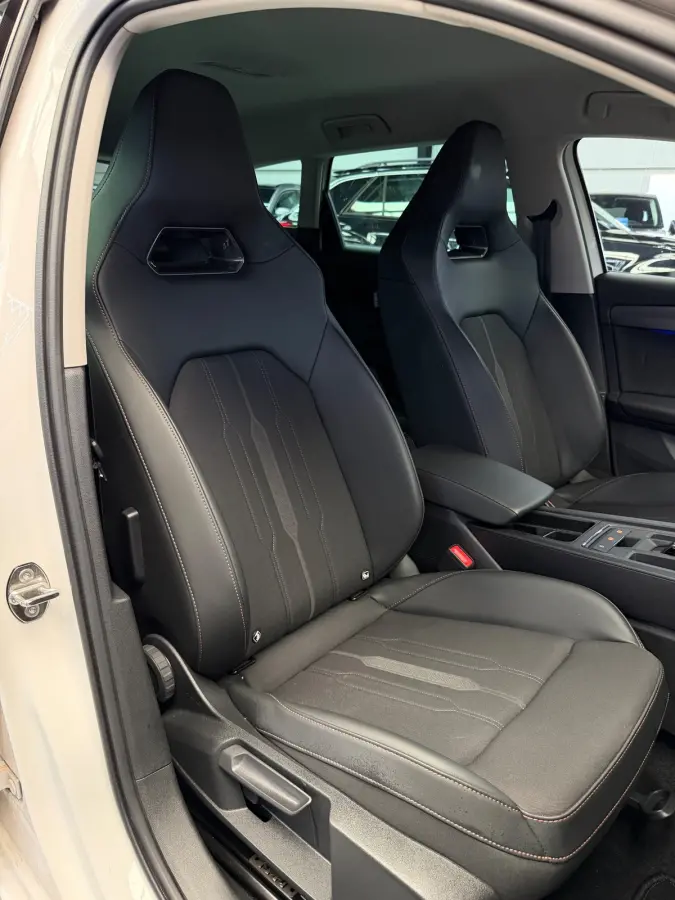 1.4 e-Hybrid VZ CarPlay 245pk