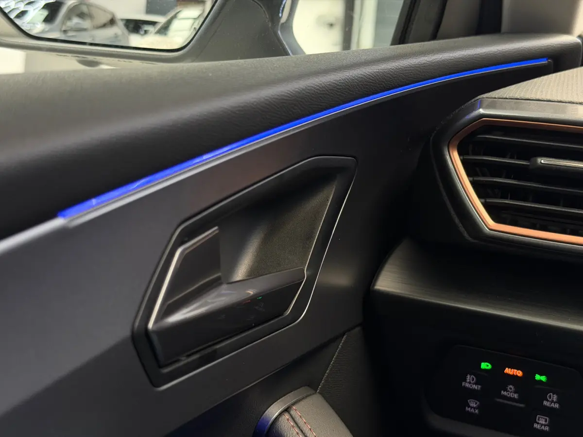 1.4 e-Hybrid VZ CarPlay 245pk