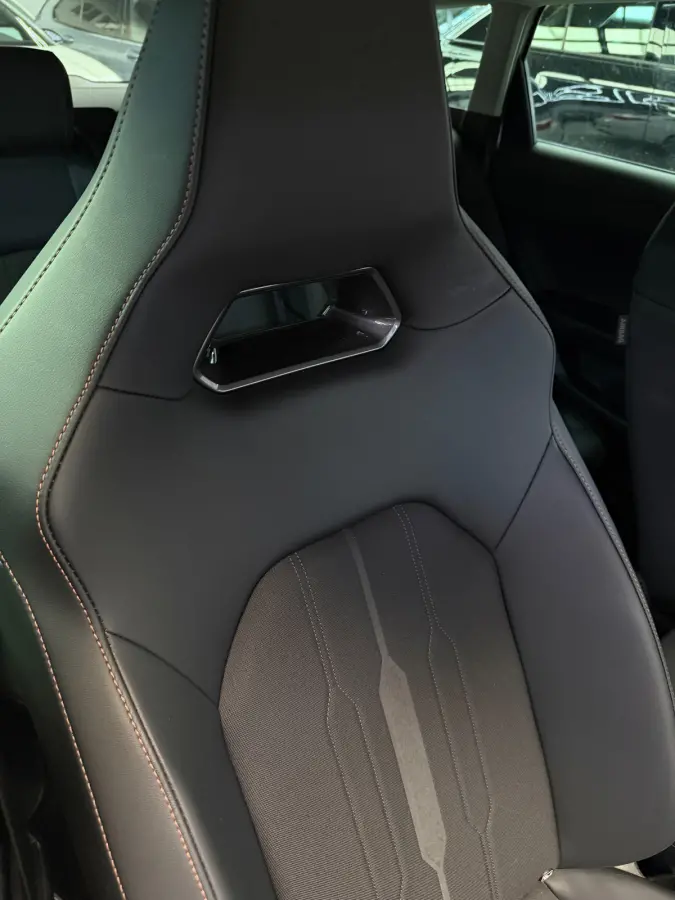 1.4 e-Hybrid VZ CarPlay 245pk