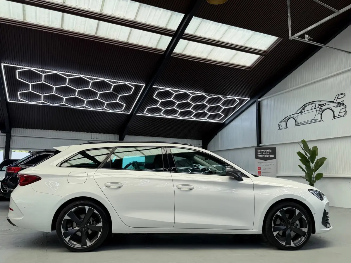 1.4 e-Hybrid VZ CarPlay 245pk