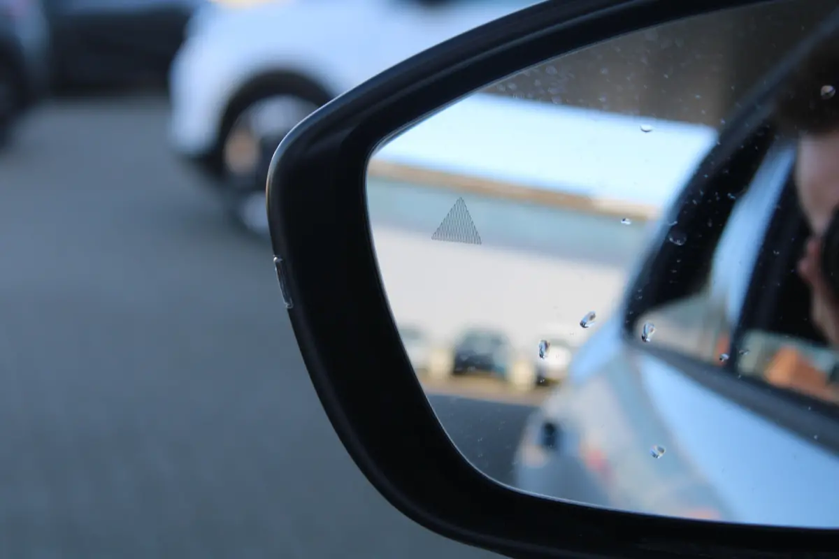 GS €3000,- voorraad voordeel | 17" Lichtmetalen velgen in Zwart met 215/60 R17 banden | Achteruitrijcamera | Dode hoek waarschuwing