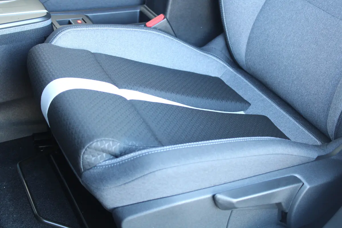 GS €3000,- voorraad voordeel | 17" Lichtmetalen velgen in Zwart met 215/60 R17 banden | Achteruitrijcamera | Dode hoek waarschuwing