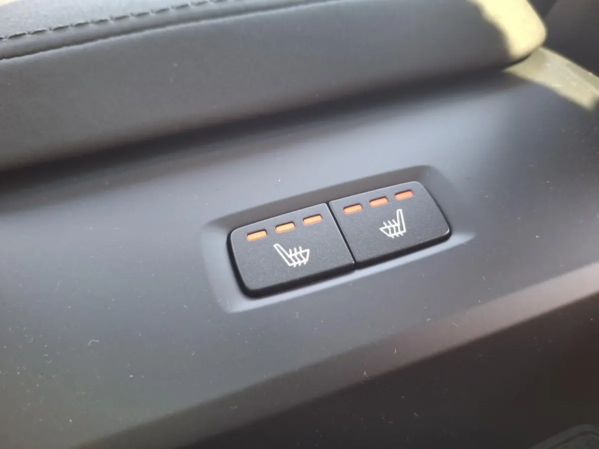 T6 Plug-in hybrid AWD Ultra Dark | Panormadak | Luchtvering | Bowers & Wilkinis | Nappaleder | Trekhaak |
