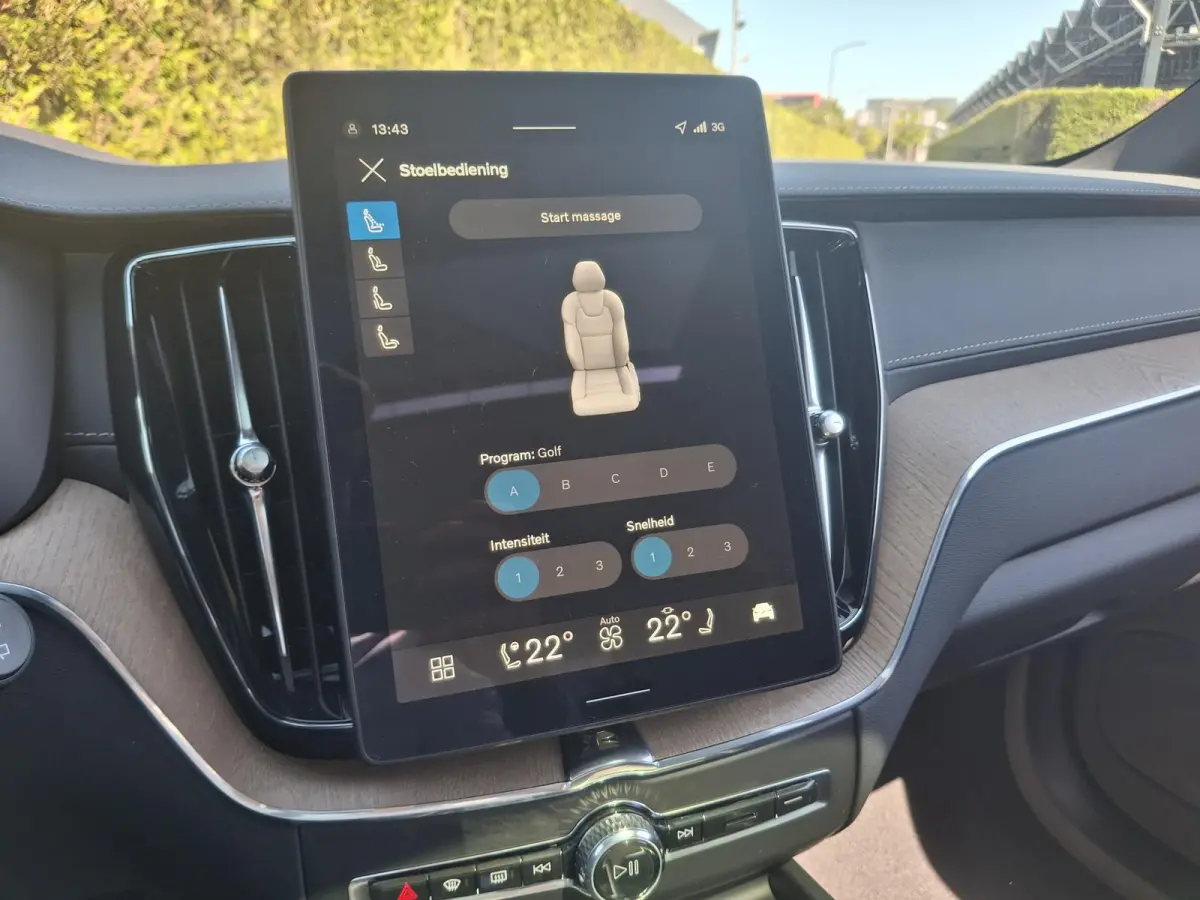 T6 Plug-in hybrid AWD Ultra Dark | Panormadak | Luchtvering | Bowers & Wilkinis | Nappaleder | Trekhaak |