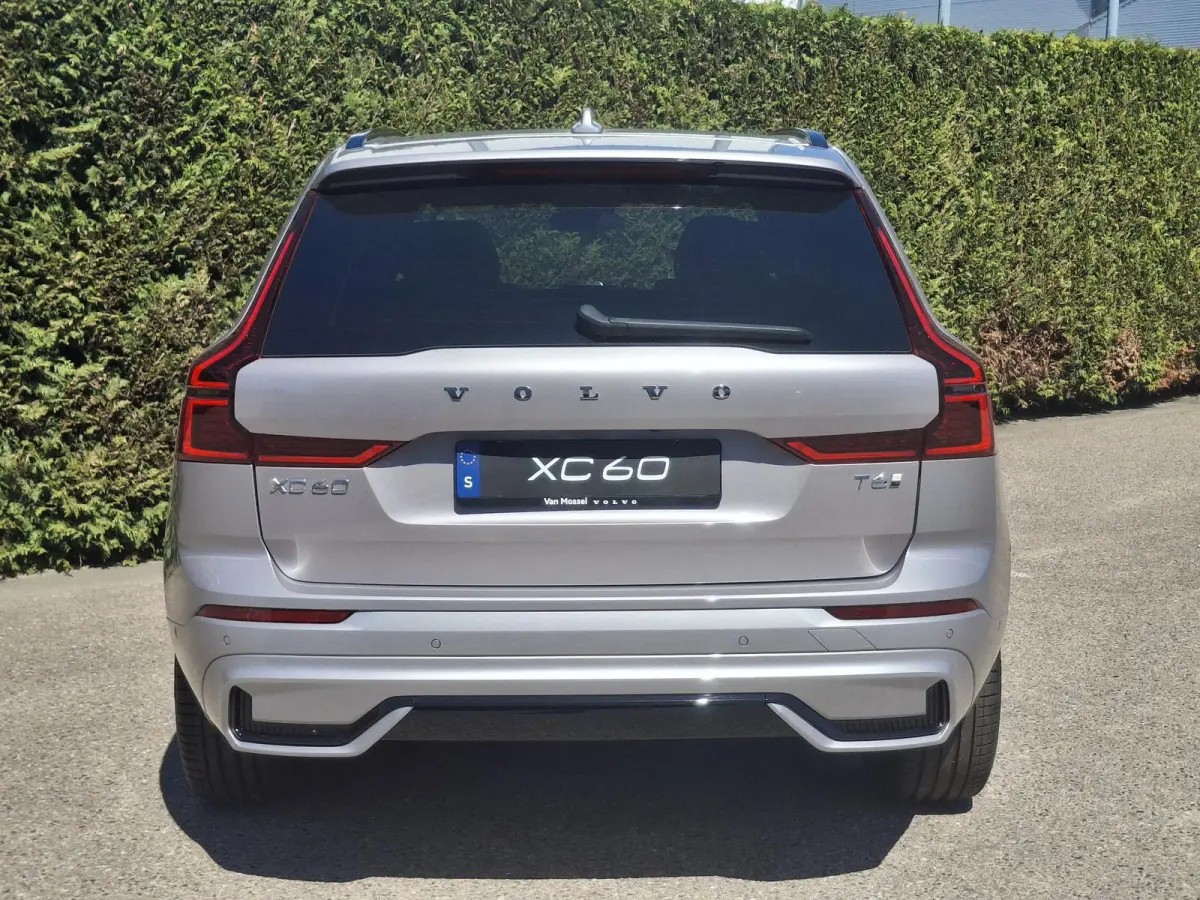 T6 Plug-in hybrid AWD Ultra Dark | Panormadak | Luchtvering | Bowers & Wilkinis | Nappaleder | Trekhaak |