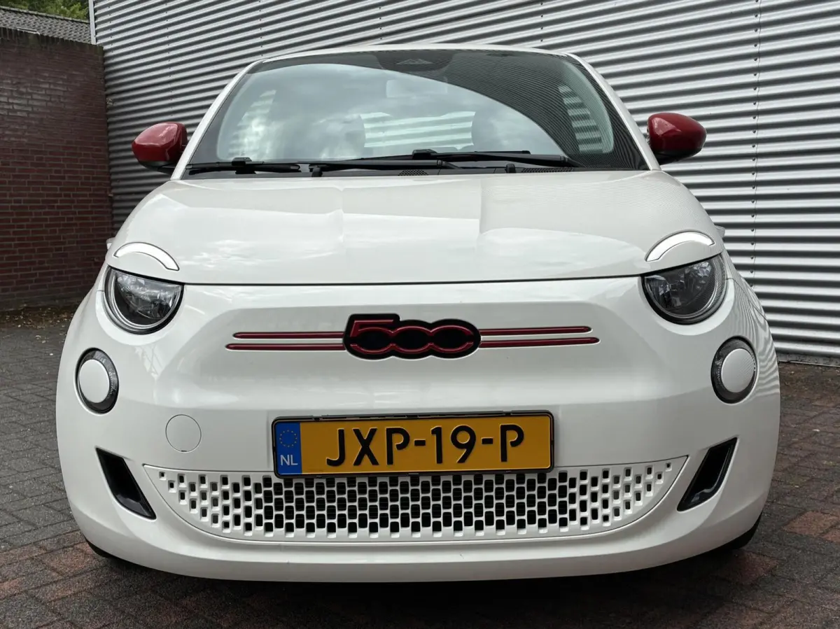 RED 24 kWh Navi Camera Carplay Led Cruise SOH 100% Eerste Eigenaar Dealer Onderhouden Nieuwstaat 2023 incl 12 maanden garantie