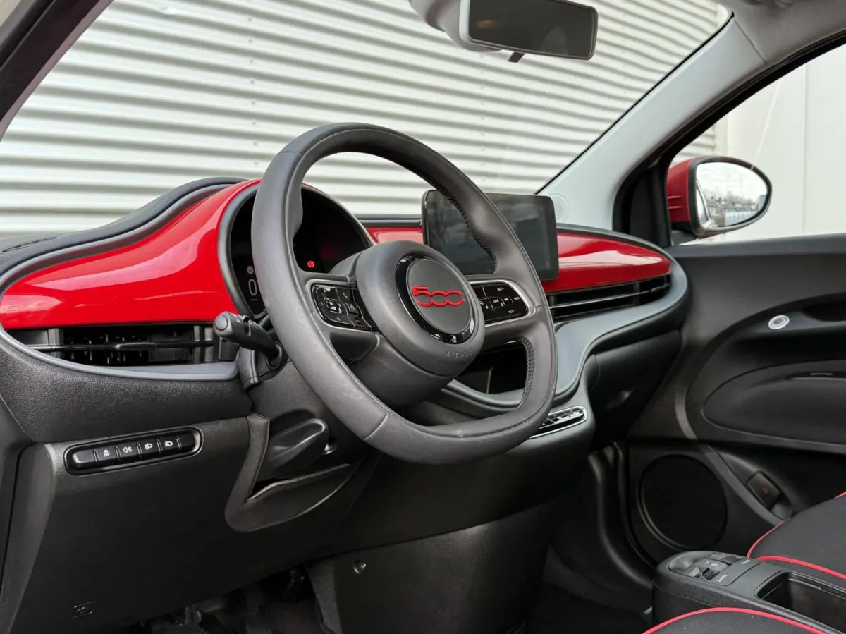 RED 24 kWh Navi Camera Carplay Led Cruise SOH 100% Eerste Eigenaar Dealer Onderhouden Nieuwstaat 2023 incl 12 maanden garantie