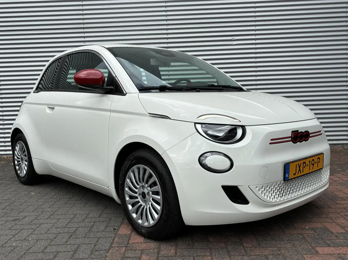 RED 24 kWh Navi Camera Carplay Led Cruise SOH 100% Eerste Eigenaar Dealer Onderhouden Nieuwstaat 2023 incl 12 maanden garantie
