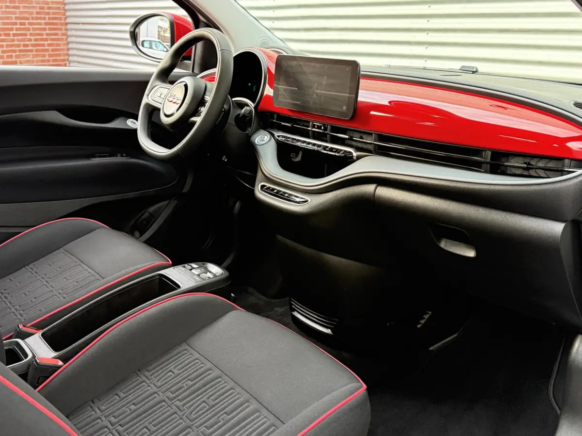 RED 24 kWh Navi Camera Carplay Led Cruise SOH 100% Eerste Eigenaar Dealer Onderhouden Nieuwstaat 2023 incl 12 maanden garantie
