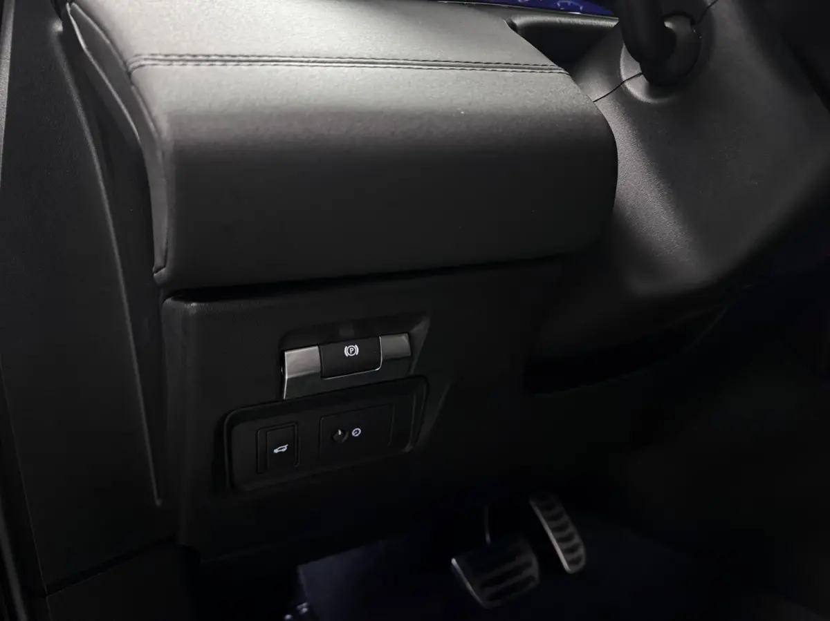 2.0 P250 AWD R-Dynamic SE