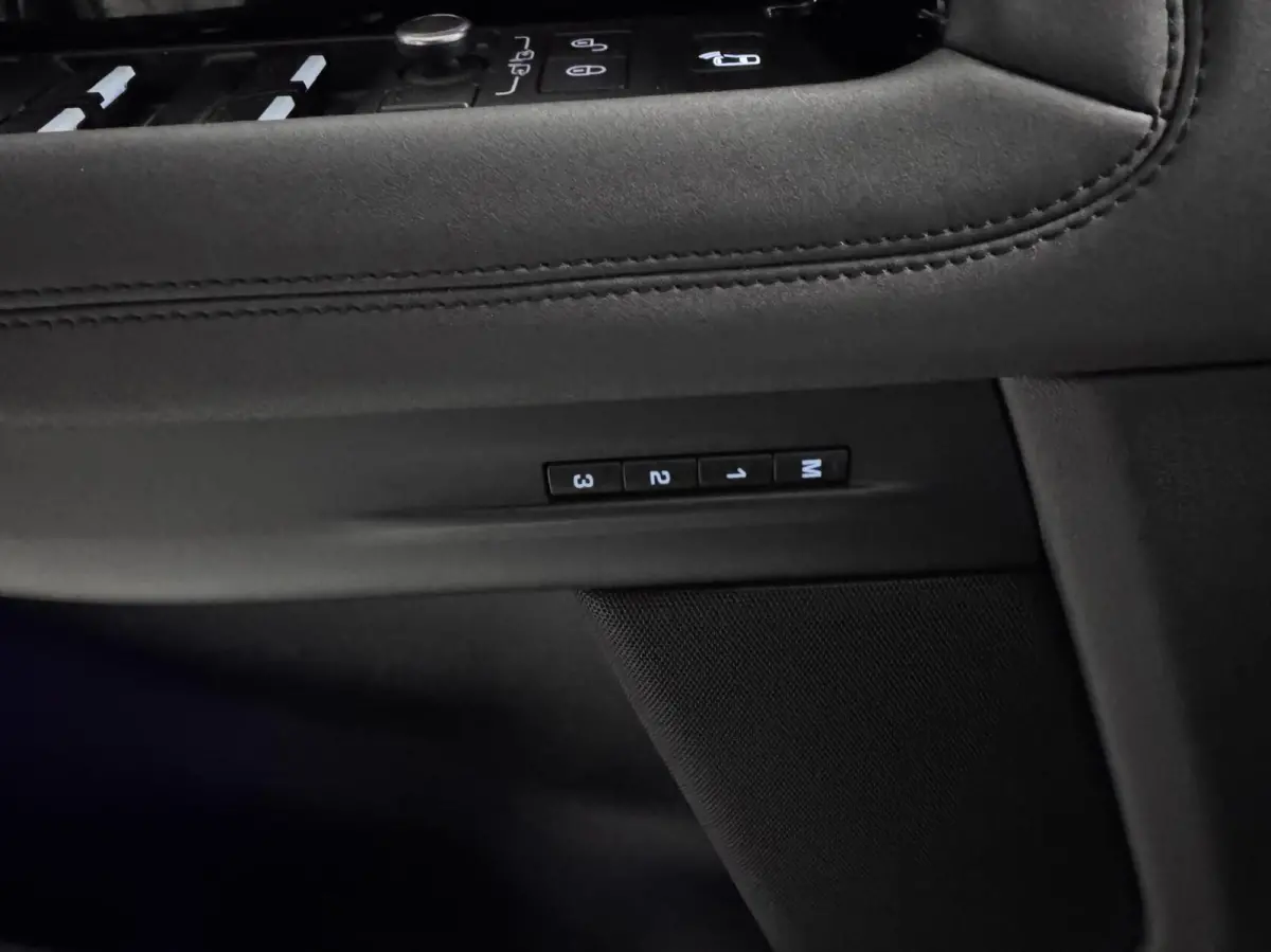 2.0 P250 AWD R-Dynamic SE