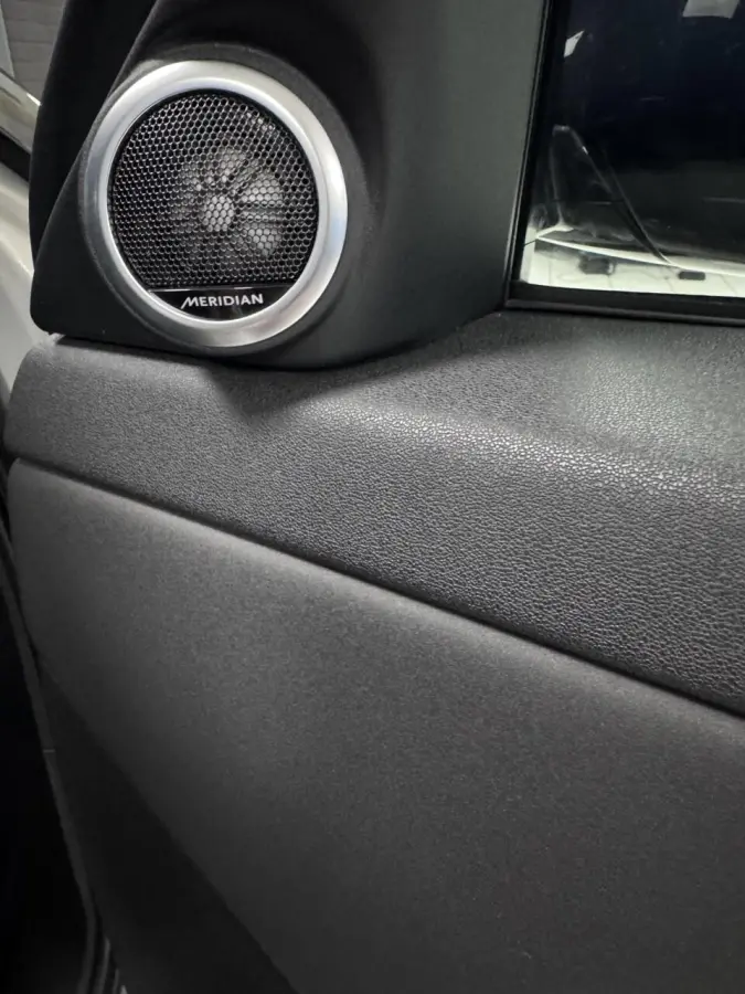 2.0 P250 AWD R-Dynamic SE