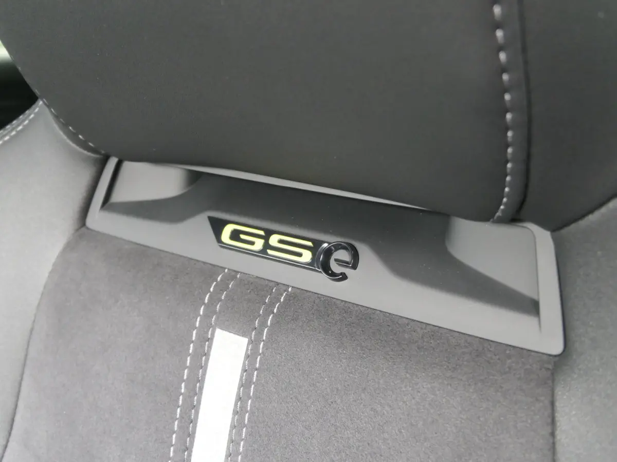 1.6 Turbo 225pk Plug in Hybrid GSe | Sportchassis | LED Matrix | HUD | Black Pack