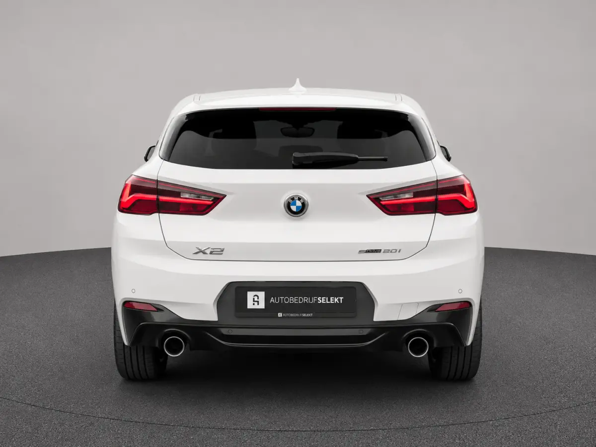 SDrive 2.0i M-Sport | LED | Elektr. stoelen | Dealer OH | 1e eigenaar | Stoelverwarming | 20i | Leder