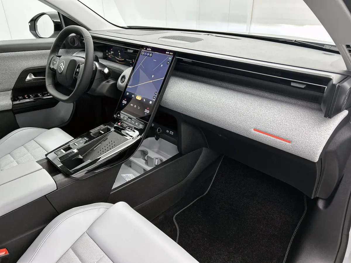 SUV Max Comfort Range 73 kWh 210pk | 517km WLTP Actieradius | Navigatie | 360° Camera | Handsfree achterklep | Adaptieve Cruise Control | Head-up display | Stoel elektrisch+geheugen+verwarm