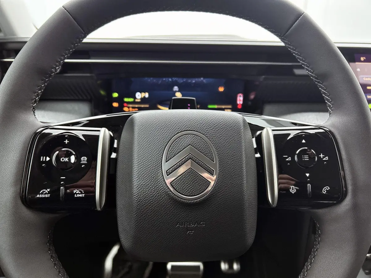 SUV Max Comfort Range 73 kWh 210pk | 517km WLTP Actieradius | Navigatie | 360° Camera | Handsfree achterklep | Adaptieve Cruise Control | Head-up display | Stoel elektrisch+geheugen+verwarm