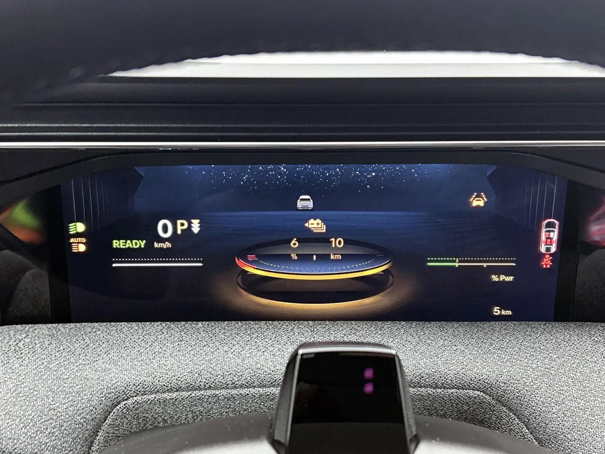 SUV Max Comfort Range 73 kWh 210pk | 517km WLTP Actieradius | Navigatie | 360° Camera | Handsfree achterklep | Adaptieve Cruise Control | Head-up display | Stoel elektrisch+geheugen+verwarm