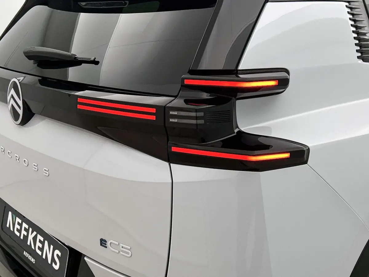 SUV Max Comfort Range 73 kWh 210pk | 517km WLTP Actieradius | Navigatie | 360° Camera | Handsfree achterklep | Adaptieve Cruise Control | Head-up display | Stoel elektrisch+geheugen+verwarm