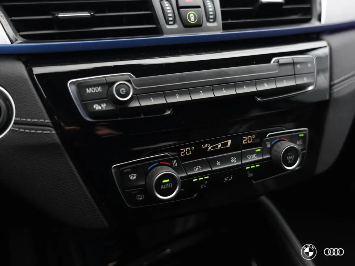 xDr25e M SPORT BLACK ED. / ACC / TREKHAAK / AMBIENTE / 18"