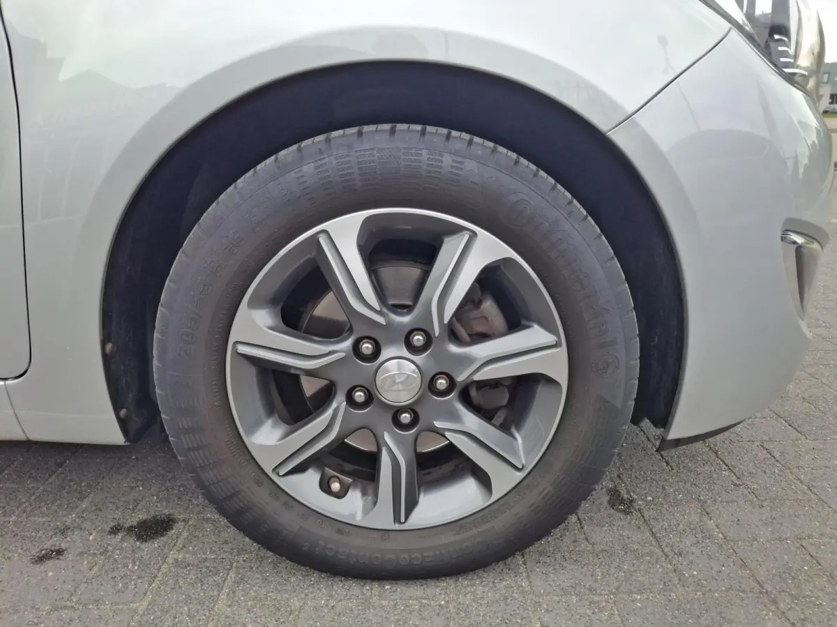 1.6i Premium