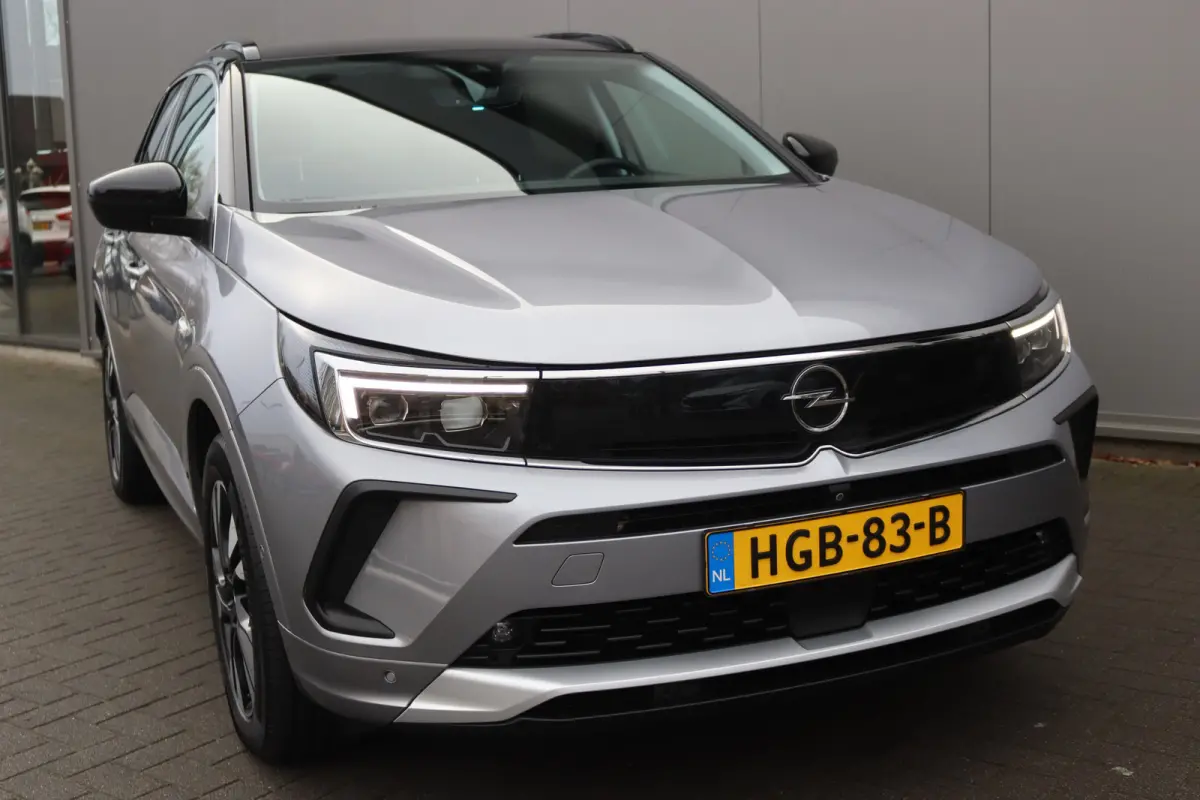 1.6T. Plug in Hybrid/PHEV 4x4 300PK Elegance Leder-pack/Elegance-pack