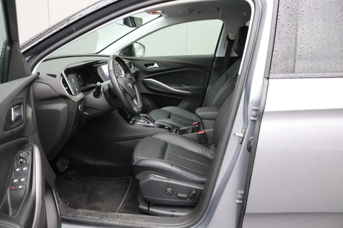 1.6T. Plug in Hybrid/PHEV 4x4 300PK Elegance Leder-pack/Elegance-pack
