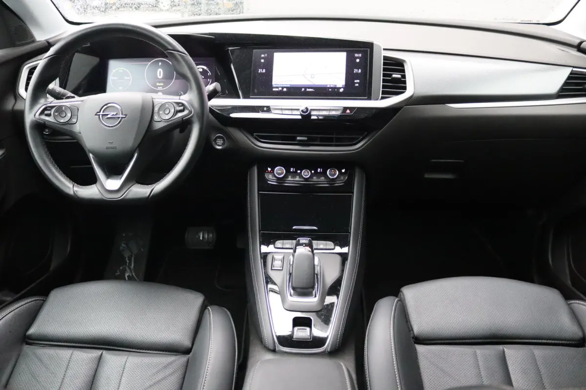 1.6T. Plug in Hybrid/PHEV 4x4 300PK Elegance Leder-pack/Elegance-pack