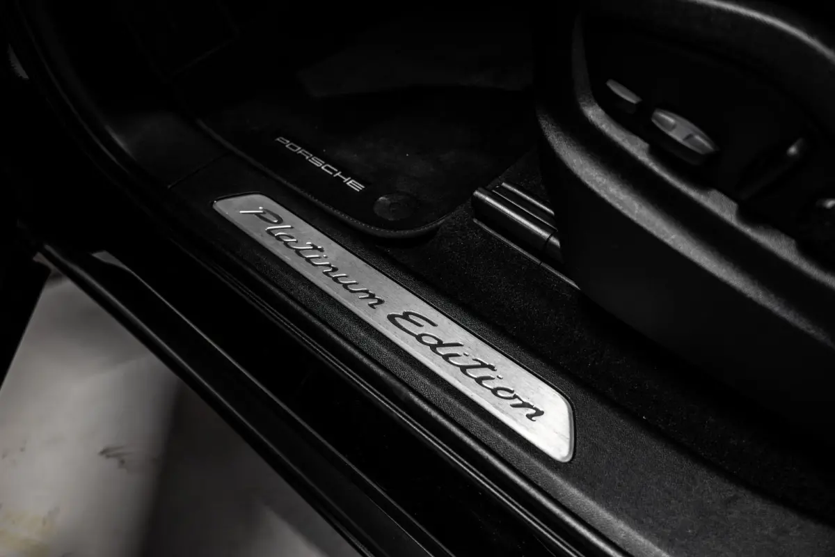 3.0 E-Hybrid Porsche Sportuitlaat | Panorama | 360 camera | Head-up