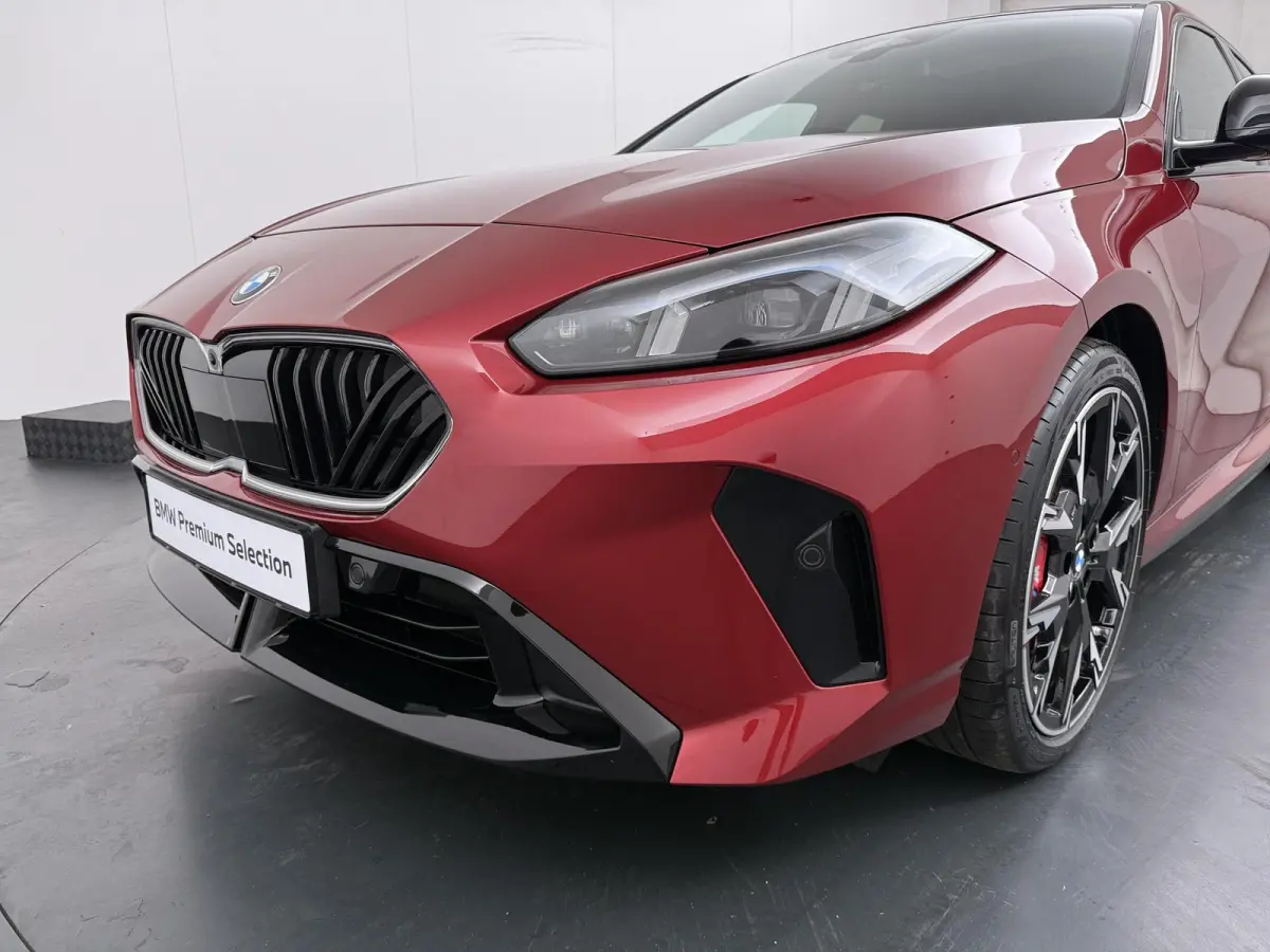 120 M Sport Design Edition | M-Sport Pro | Head-Up | Comfort Access | Driving Assistant Plus | Harman Kardon | Panoramadak |