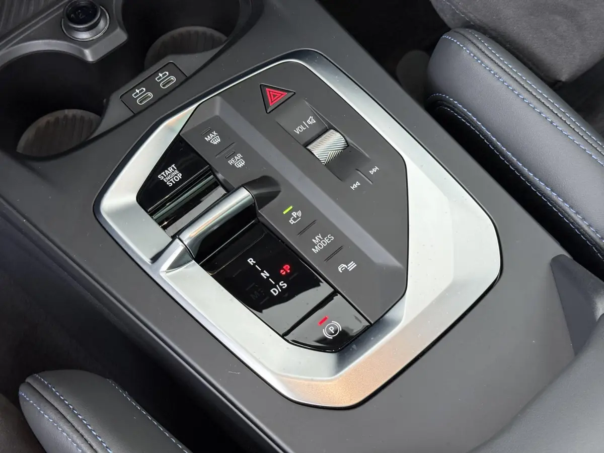 120 M Sport Design Edition | M-Sport Pro | Head-Up | Comfort Access | Driving Assistant Plus | Harman Kardon | Panoramadak |