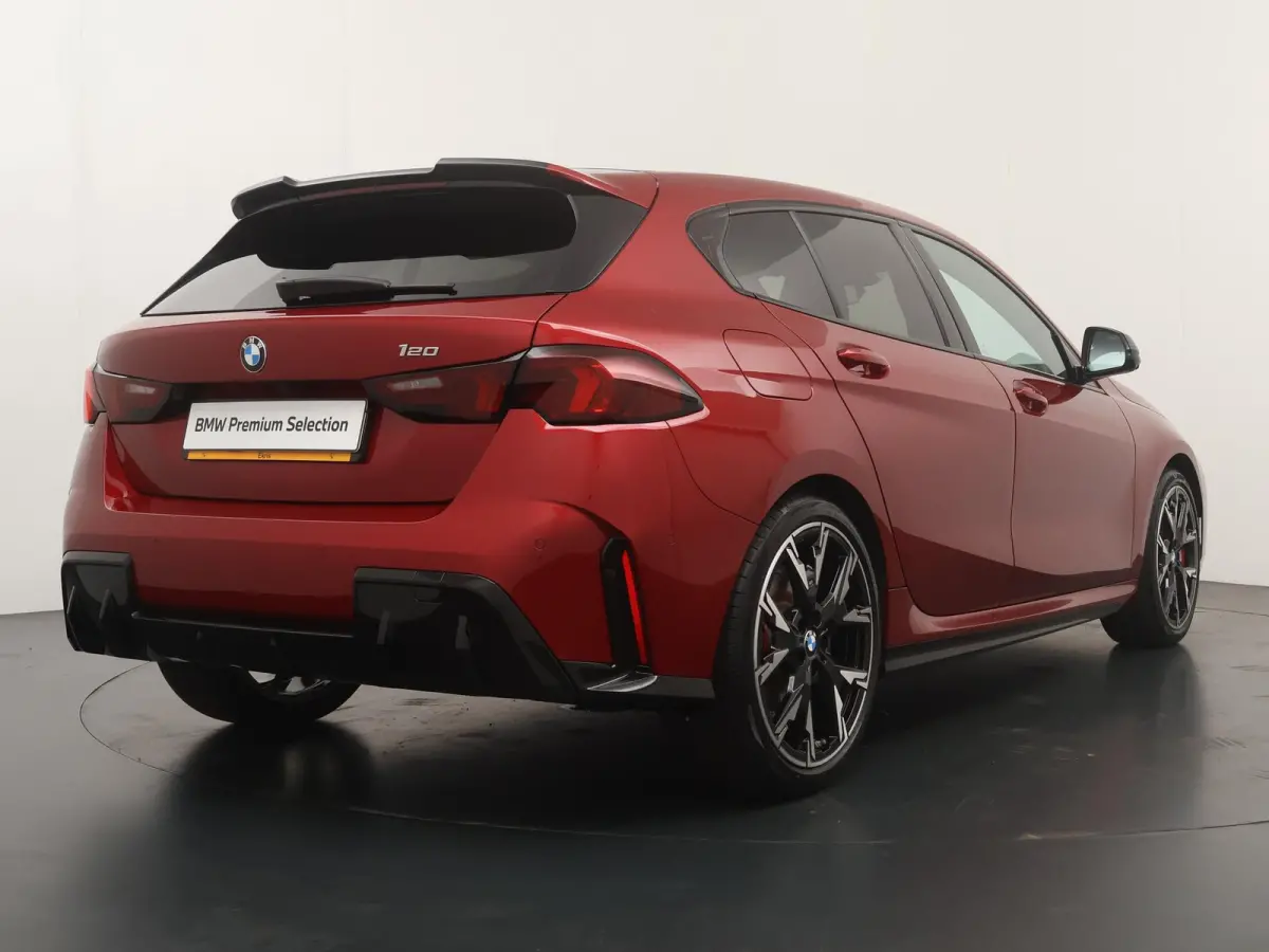 120 M Sport Design Edition | M-Sport Pro | Head-Up | Comfort Access | Driving Assistant Plus | Harman Kardon | Panoramadak |