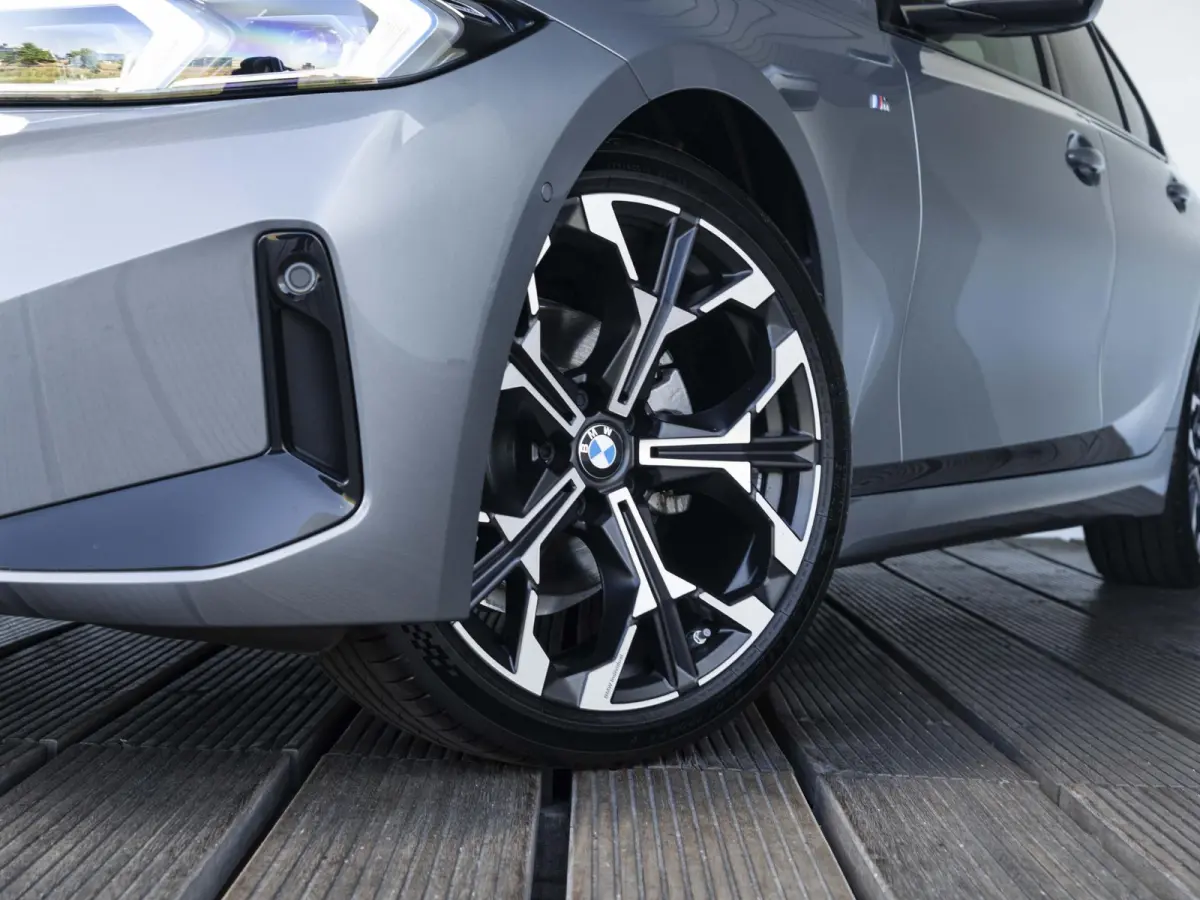 320i M Sport | Comfort Pack | Showroom Selection