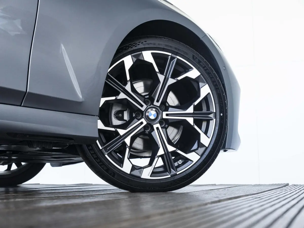 320i M Sport | Comfort Pack | Showroom Selection