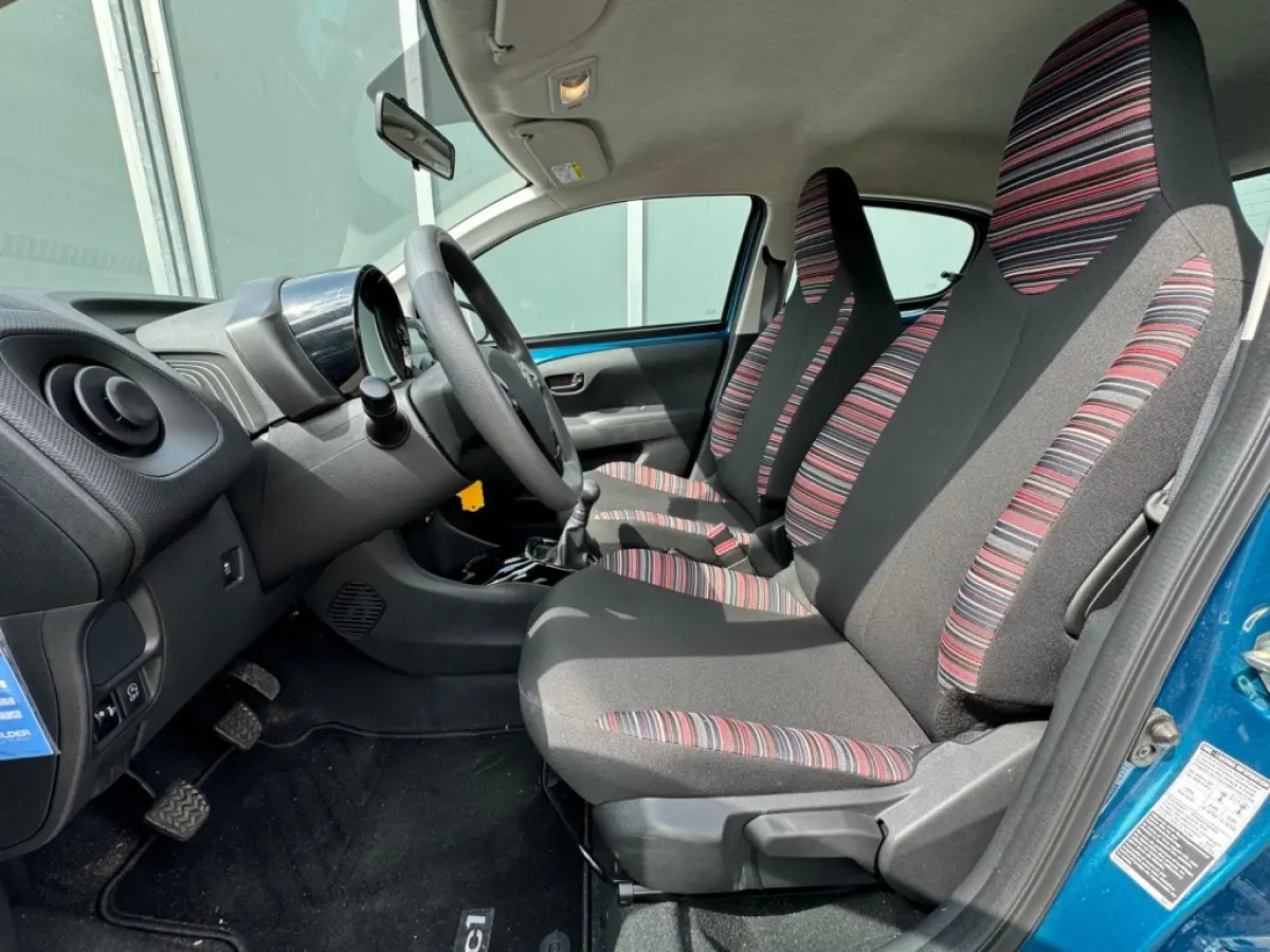 1.0 VTi 72pk Feel | NL auto | Bluetooth | Airco
