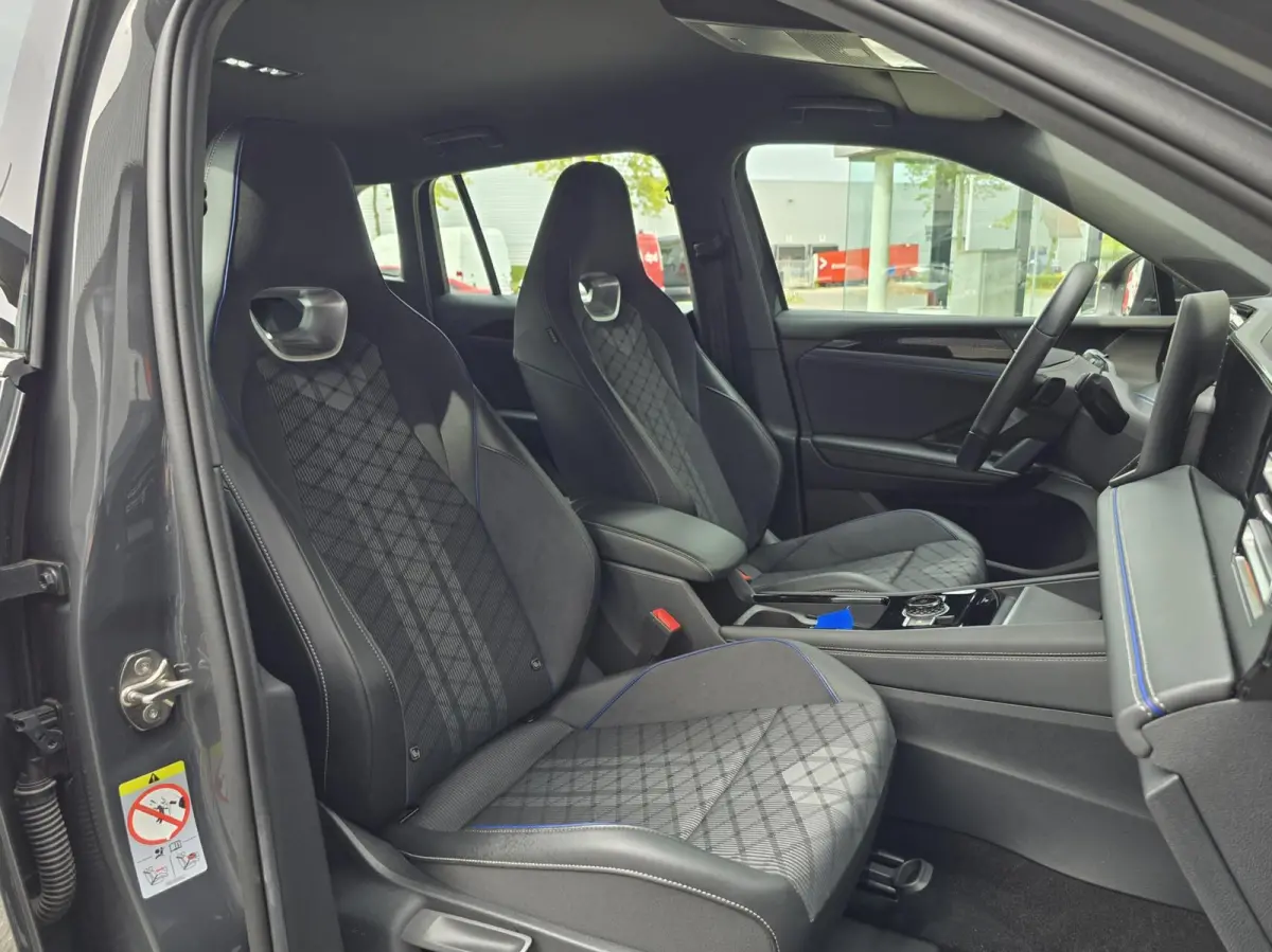 1.5 eTSI R-Line Edition|360cam|ACC|Massage|Sfeerverlichting