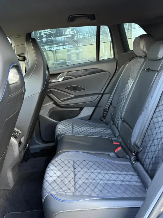 1.5 eTSI R-Line Edition|360cam|ACC|Massage|Sfeerverlichting