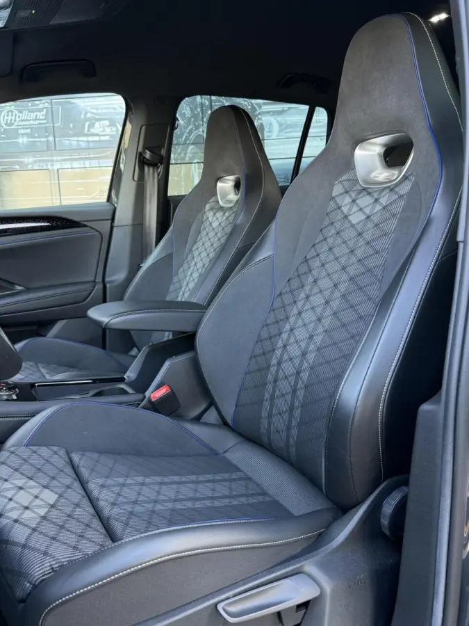 1.5 eTSI R-Line Edition|360cam|ACC|Massage|Sfeerverlichting