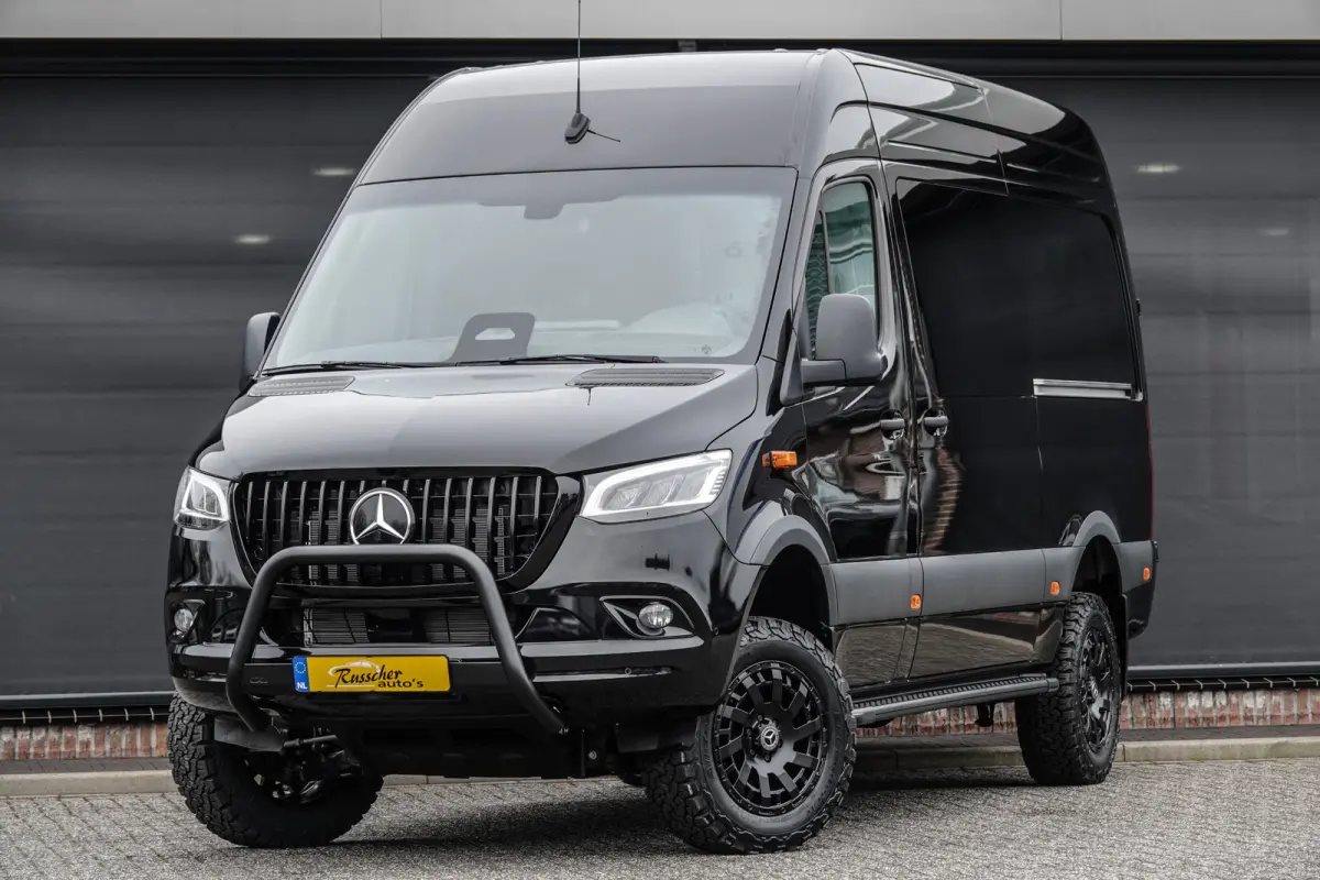 4x4 319Cdi 190Pk 9G-tronic | L2H2 | Dubbele Cabine | 2x Schuifdeur | 4WD | AWD | Bullbar | Treeplanken | 18'' All Terrain | Obsidian Black
