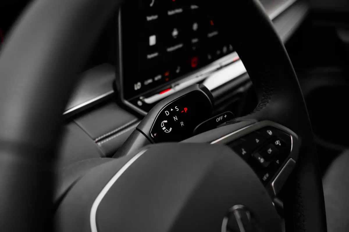 Life Edition | Trekhaak inklapbaar | 'App-Connect' draadloze smartphone integratie | Automatische afstandsregeling (Adaptive Cruise Control) | Buitenspiegels elektrisch instel-, verwarm- en 