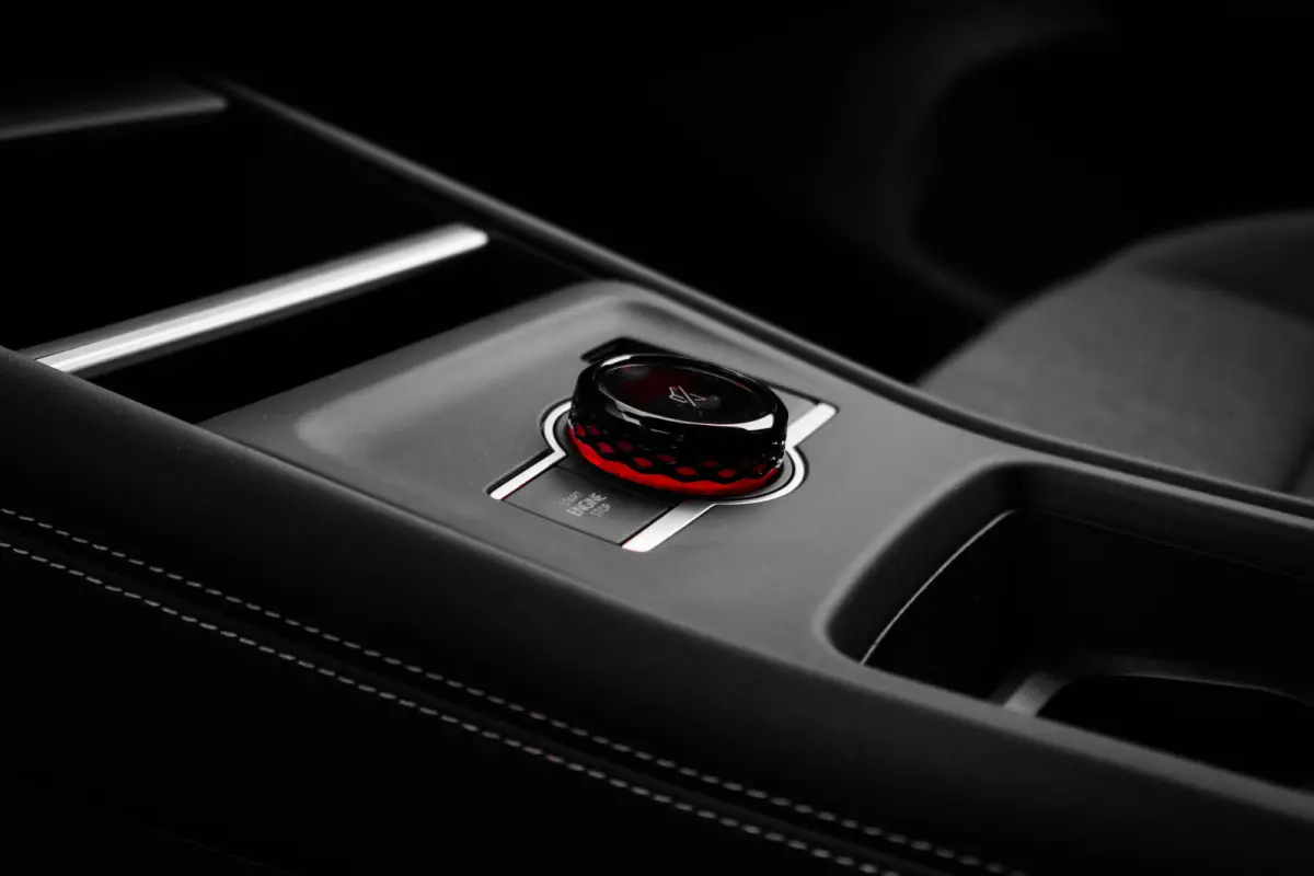 Life Edition | Trekhaak inklapbaar | 'App-Connect' draadloze smartphone integratie | Automatische afstandsregeling (Adaptive Cruise Control) | Buitenspiegels elektrisch instel-, verwarm- en 