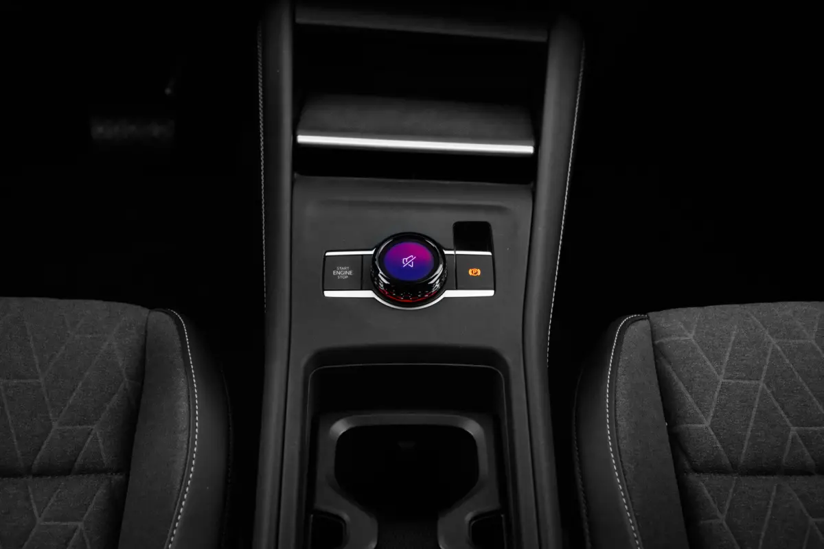 Life Edition | Trekhaak inklapbaar | 'App-Connect' draadloze smartphone integratie | Automatische afstandsregeling (Adaptive Cruise Control) | Buitenspiegels elektrisch instel-, verwarm- en 