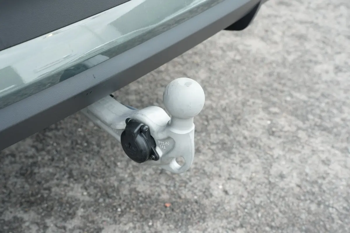 Life Edition | Trekhaak inklapbaar | 'App-Connect' draadloze smartphone integratie | Automatische afstandsregeling (Adaptive Cruise Control) | Buitenspiegels elektrisch instel-, verwarm- en 