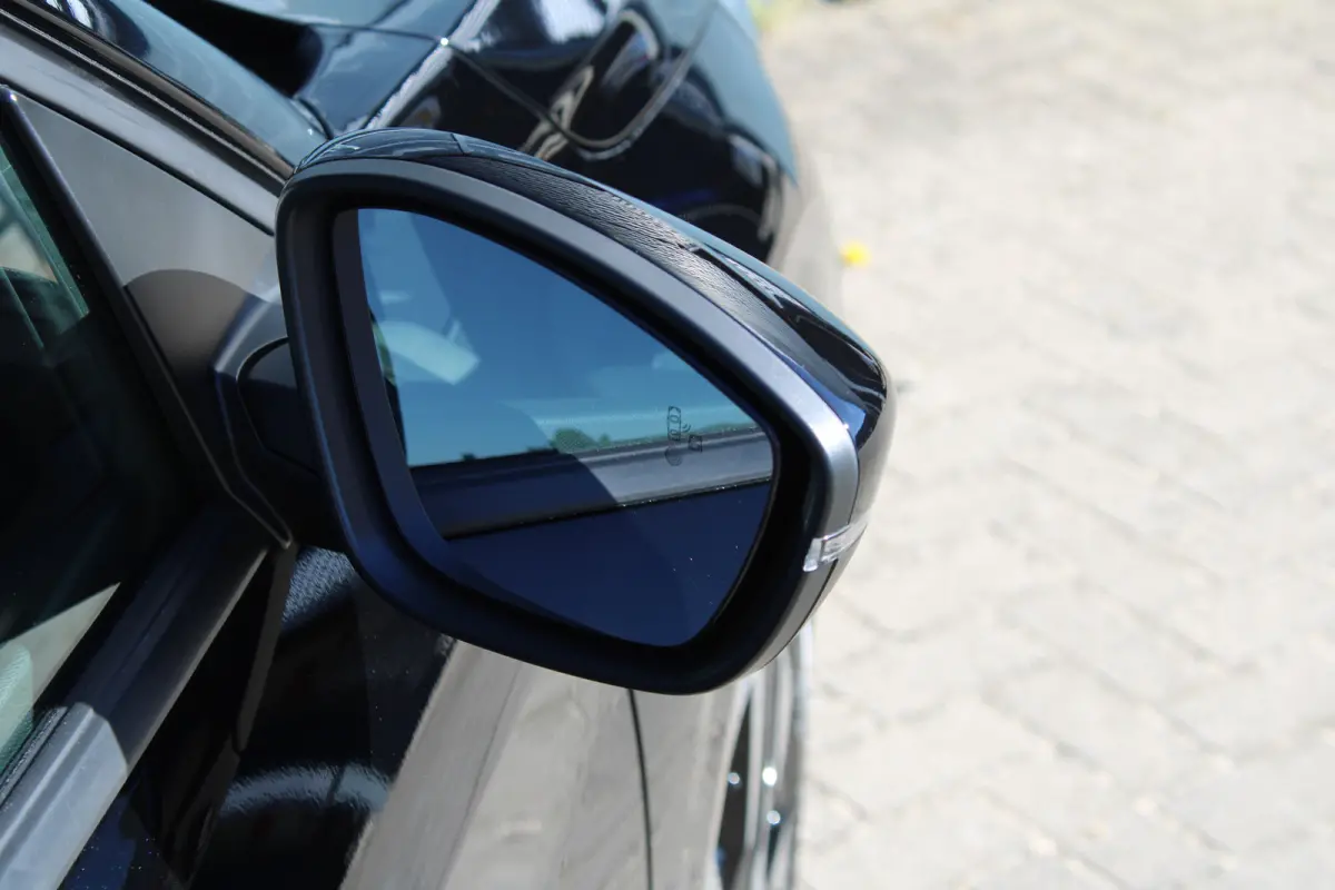 Allure | Elektrische parkeerrem | Extra getinte achterste zijruiten en achterruit | Extra getinte achterste zijruiten en achterruit