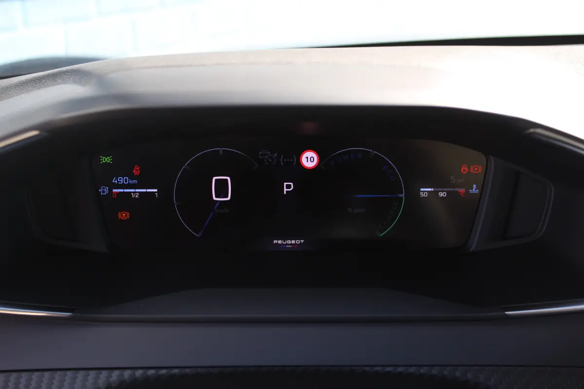 Allure | Elektrische parkeerrem | Extra getinte achterste zijruiten en achterruit | Extra getinte achterste zijruiten en achterruit
