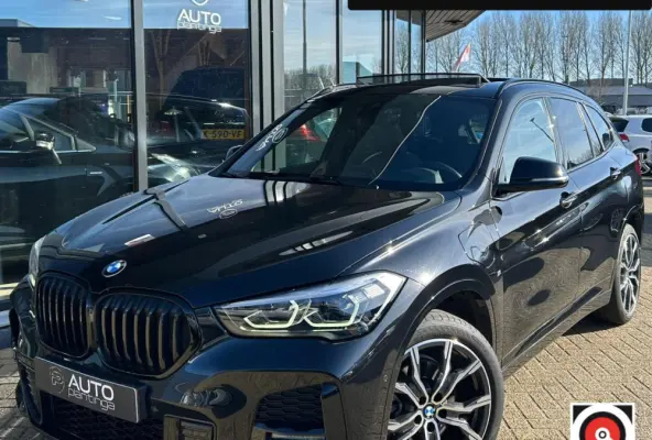 xDrive25e | PANO | 19" | HUD | H&K | 1ste Eigenaar | LED | FULL OPTION! | Dealer Onderhouden!