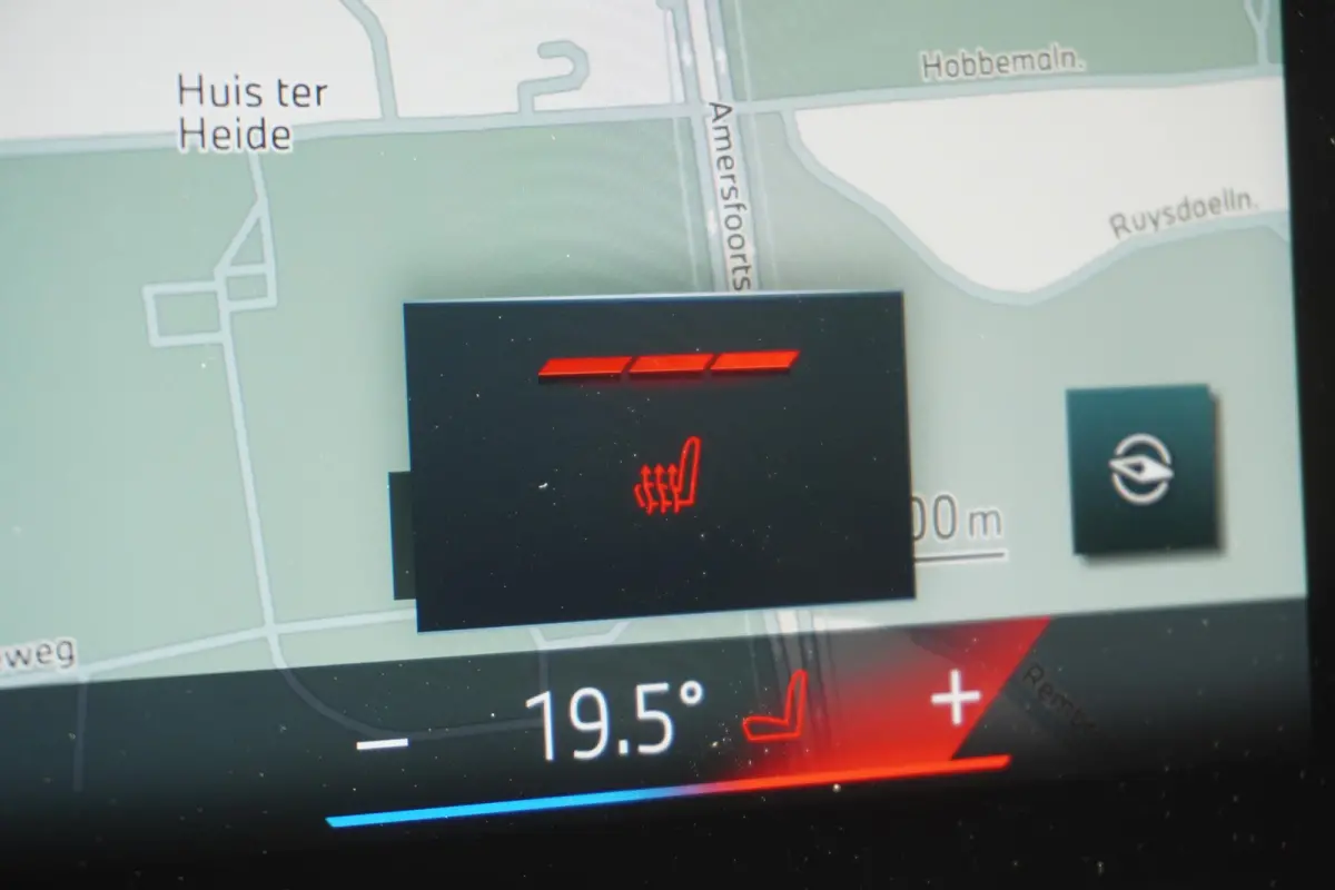 330e Elektrisch verstelbare Stoelen | M Sportpakket | Head Up Display |