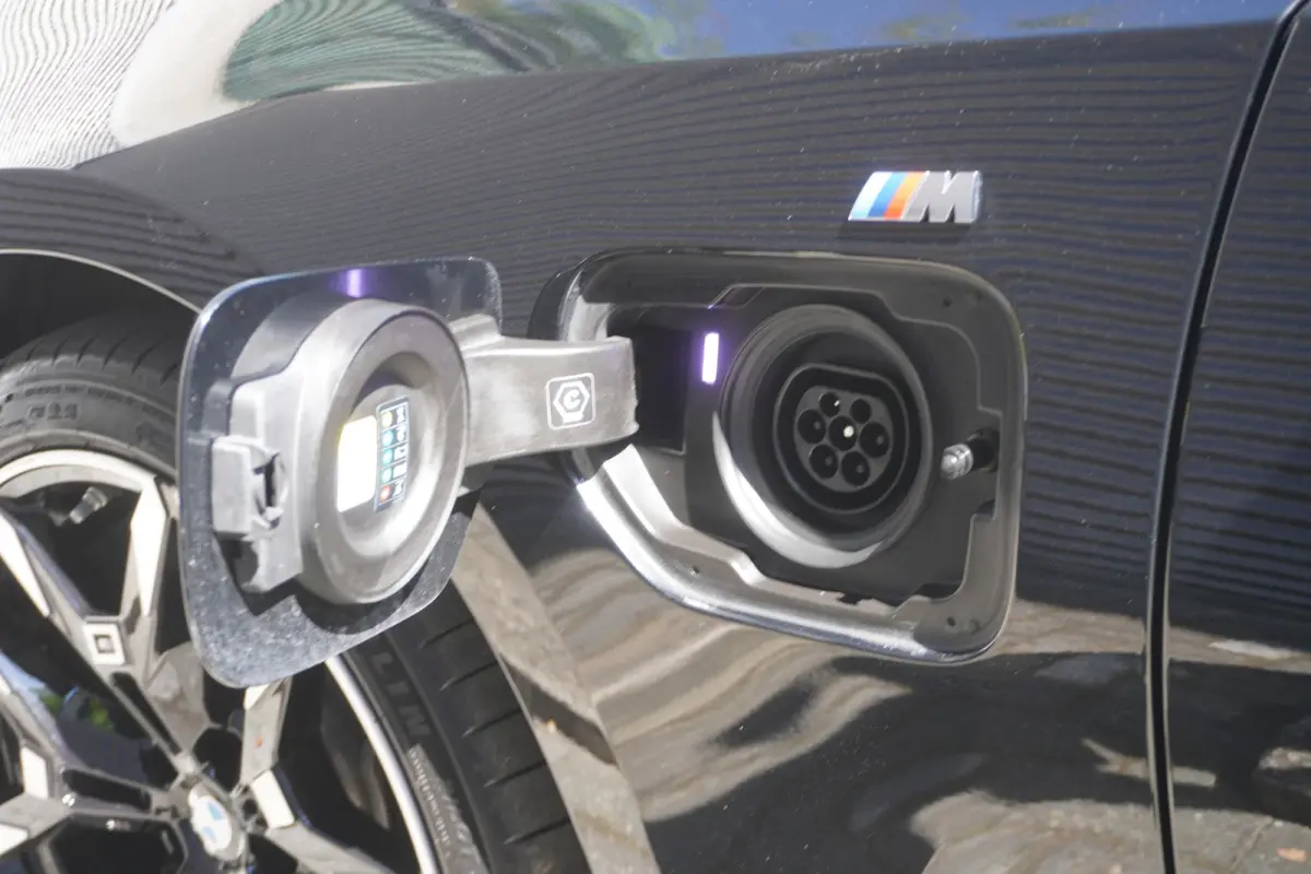 330e Elektrisch verstelbare Stoelen | M Sportpakket | Head Up Display |