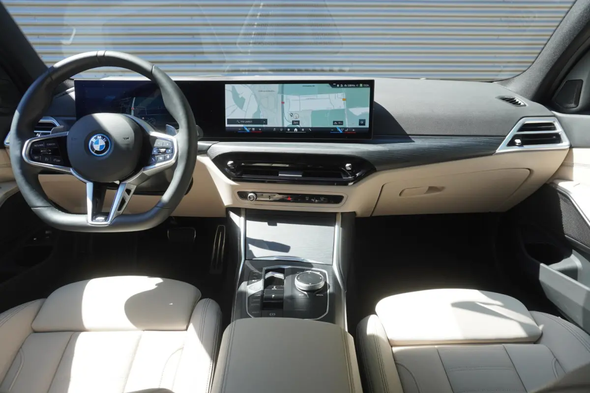 330e Elektrisch verstelbare Stoelen | M Sportpakket | Head Up Display |